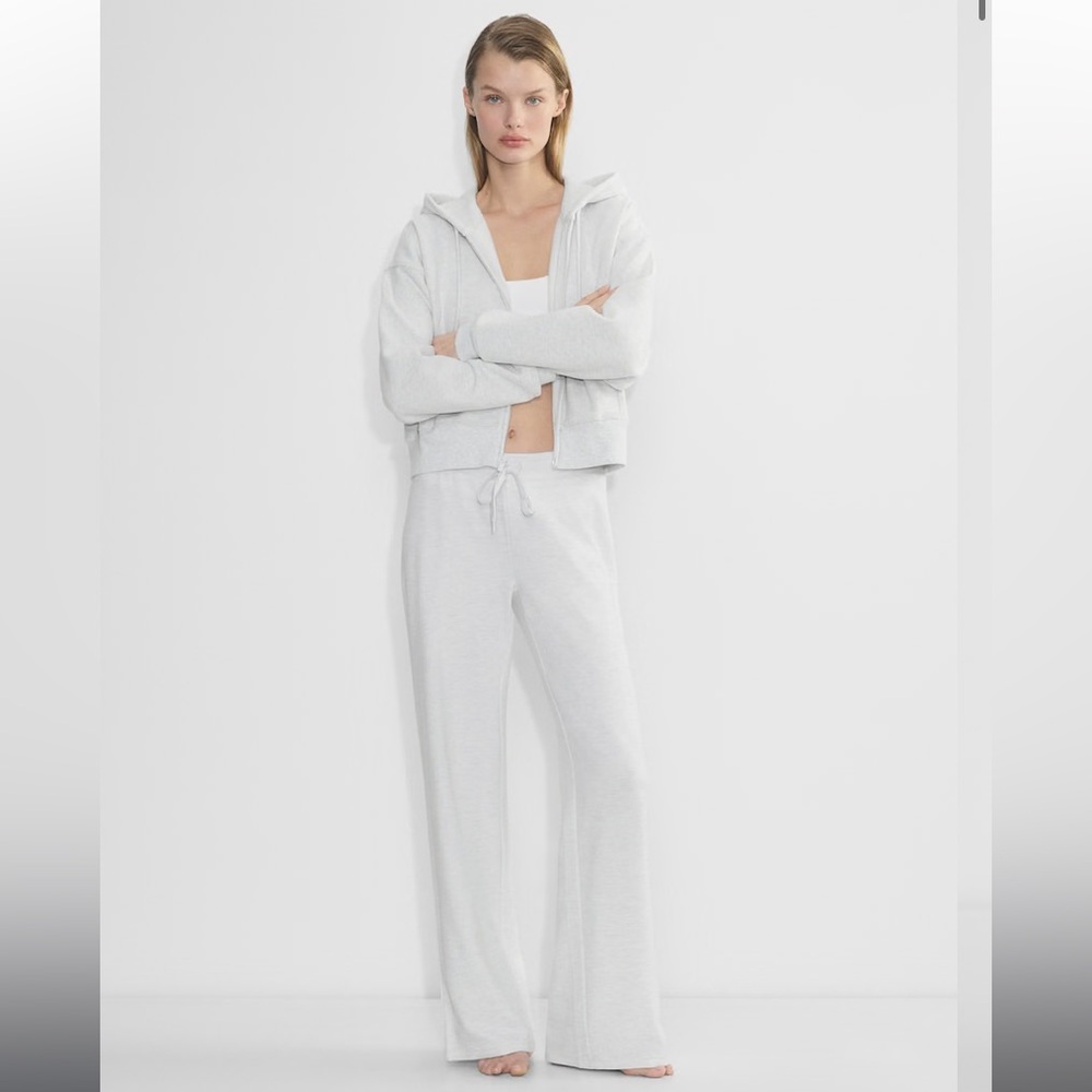Aritizia wafflex sweats heather cloud white